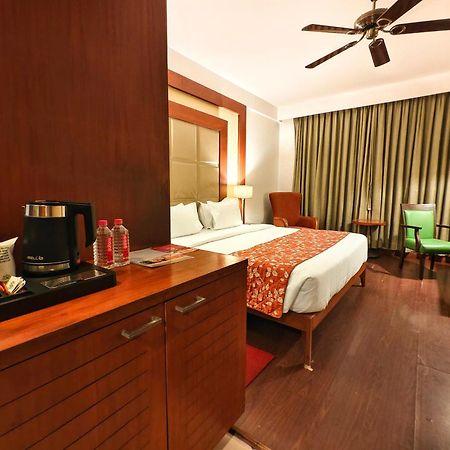 The Sky Imperial, Thaltej Hotel Ahmedabad Exterior photo
