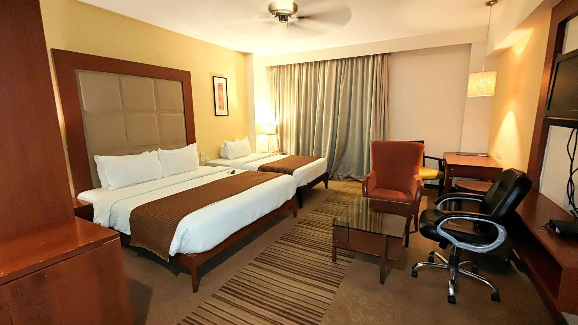 The Sky Imperial, Thaltej Hotel Ahmedabad Exterior photo